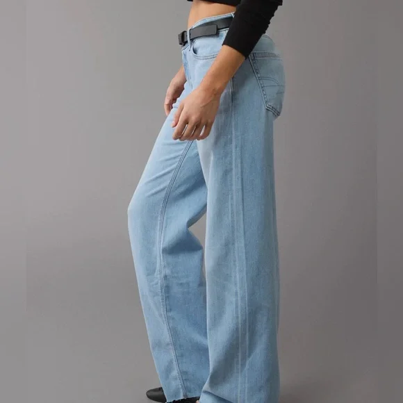 AE Dreamy Drape Stretch Low-Rise Baggy Wide-Leg Jean - Picture 2 of 9